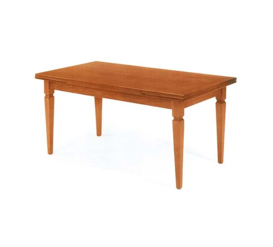 tavolo in legno in stile