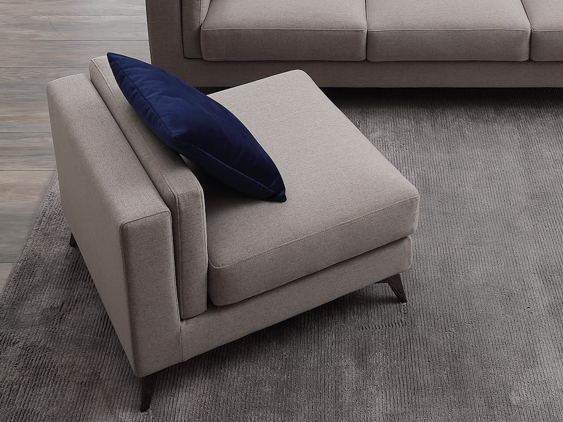 divano moderno con isola dettaglio